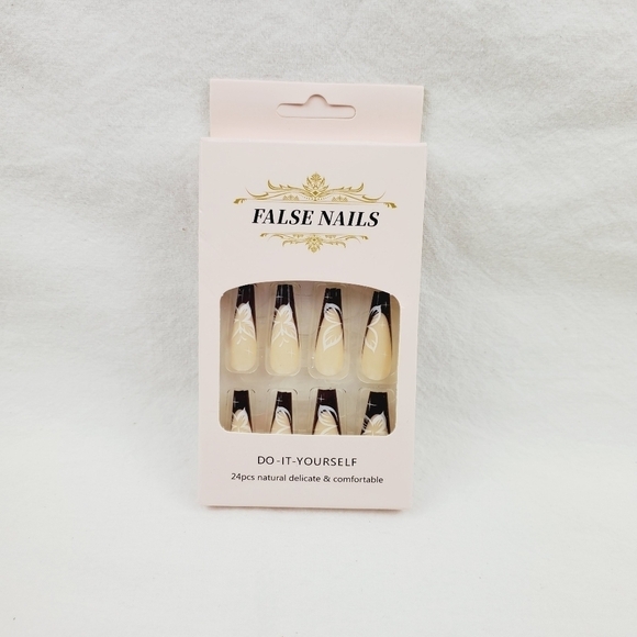 24 Pieces Fake press on nails - Picture 3 of 7